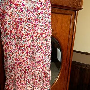 Chic Floral Midi Dress in Pink and Red